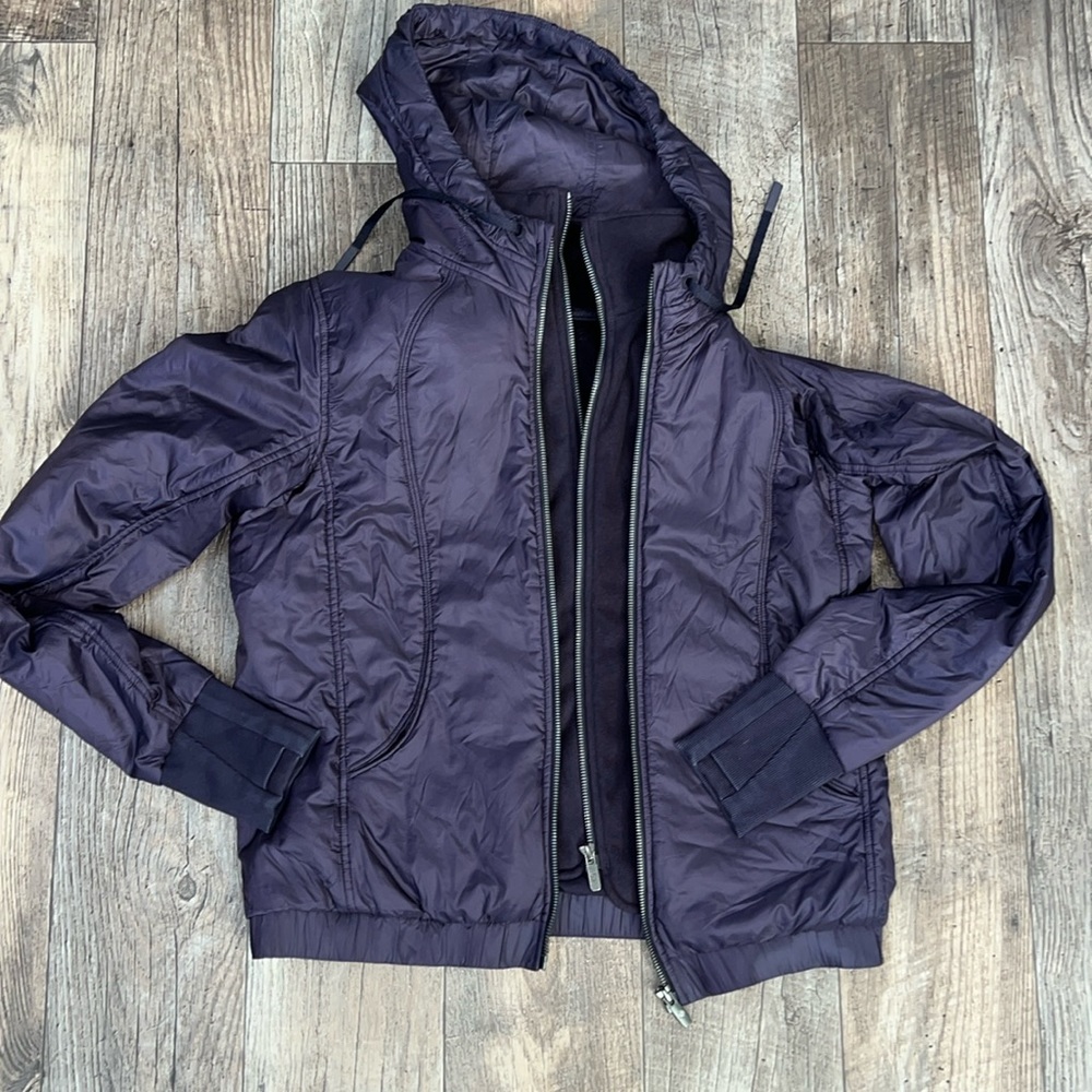 Lululemon Scuba Hoodie *Glyde
Boysenberry